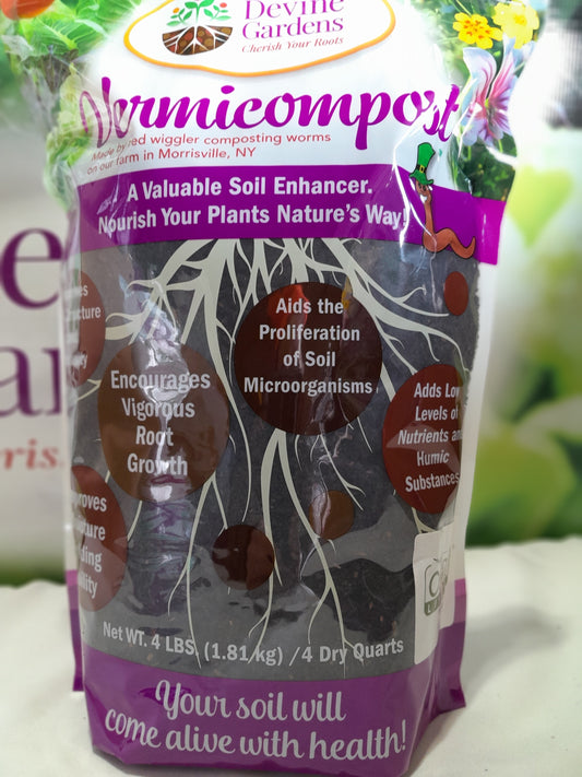 Front of 4 quart bag Devine Gardens vermicompost worm castings